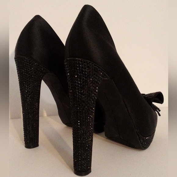 VINCE CAMUTO 7 BLACK SATIN & SPARKLY RHINESTONES PLATFORM HEELS w BOW cocktail - Picture 5 of 11